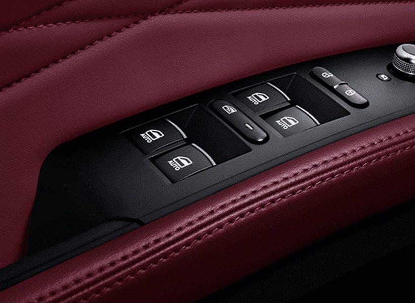 Detalle de elevalunas del DFSK F5